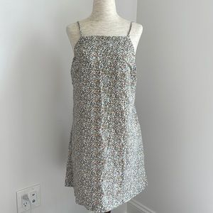 Super cute open back summer dress